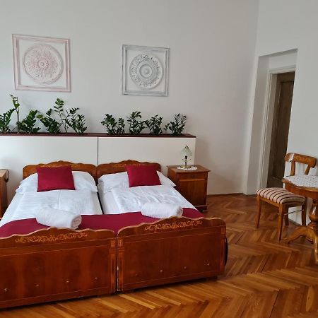 Tulipanvendeghaz Hotell Keszthely Exteriör bild