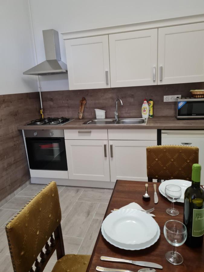 Tulipanvendeghaz Hotell Keszthely Exteriör bild