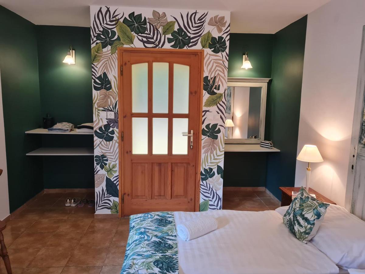 Tulipanvendeghaz Hotell Keszthely Exteriör bild