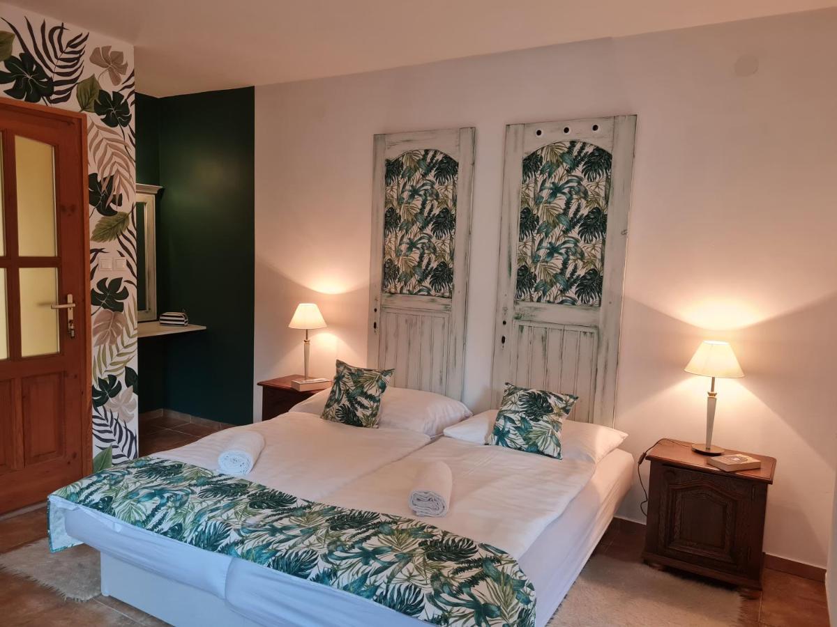 Tulipanvendeghaz Hotell Keszthely Exteriör bild