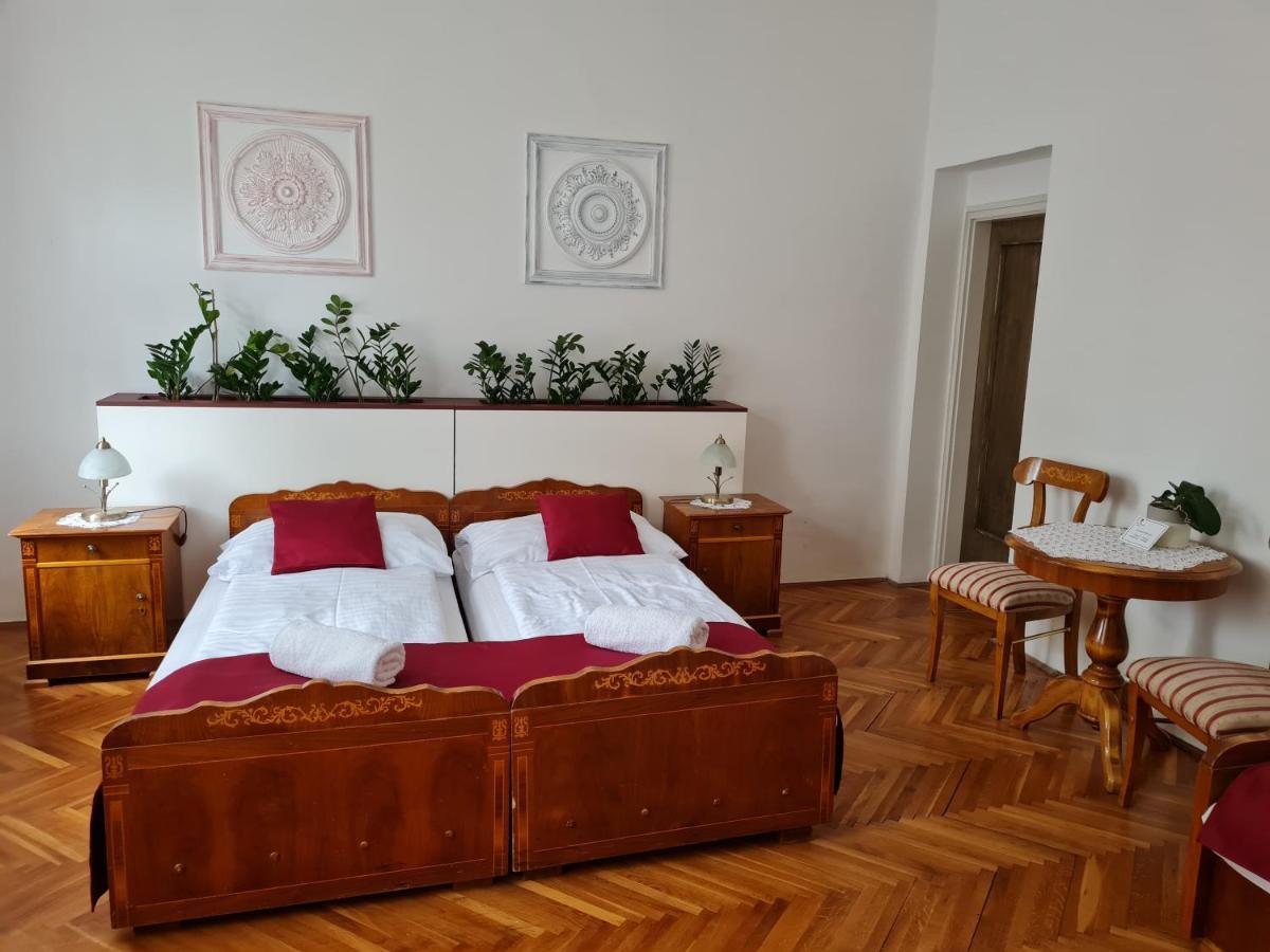 Tulipanvendeghaz Hotell Keszthely Exteriör bild