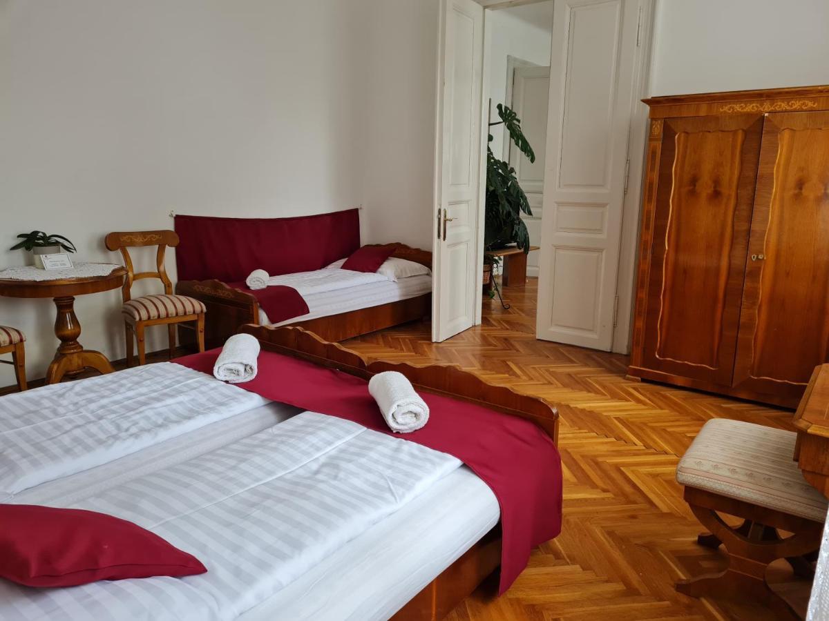 Tulipanvendeghaz Hotell Keszthely Exteriör bild