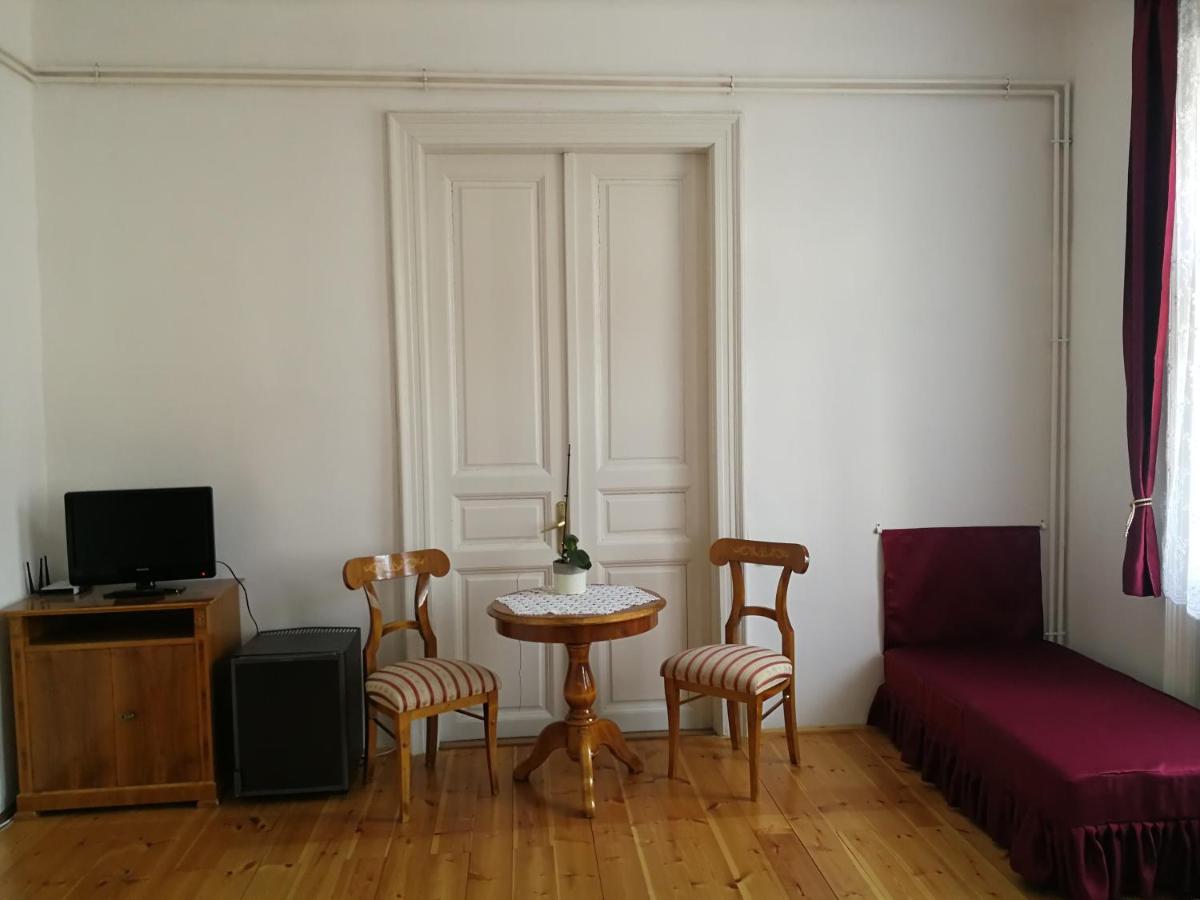 Tulipanvendeghaz Hotell Keszthely Exteriör bild