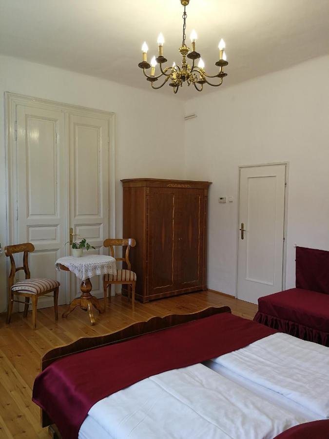Tulipanvendeghaz Hotell Keszthely Exteriör bild