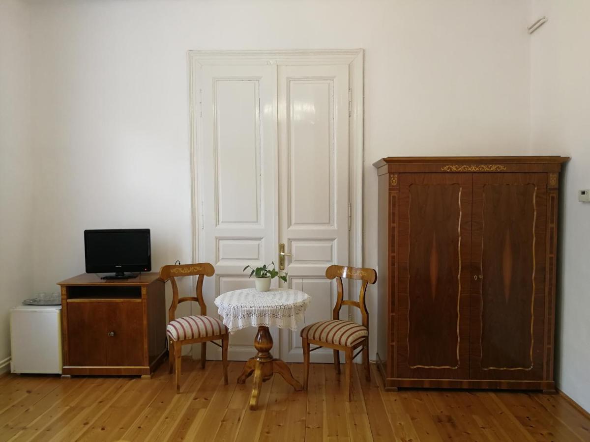 Tulipanvendeghaz Hotell Keszthely Exteriör bild