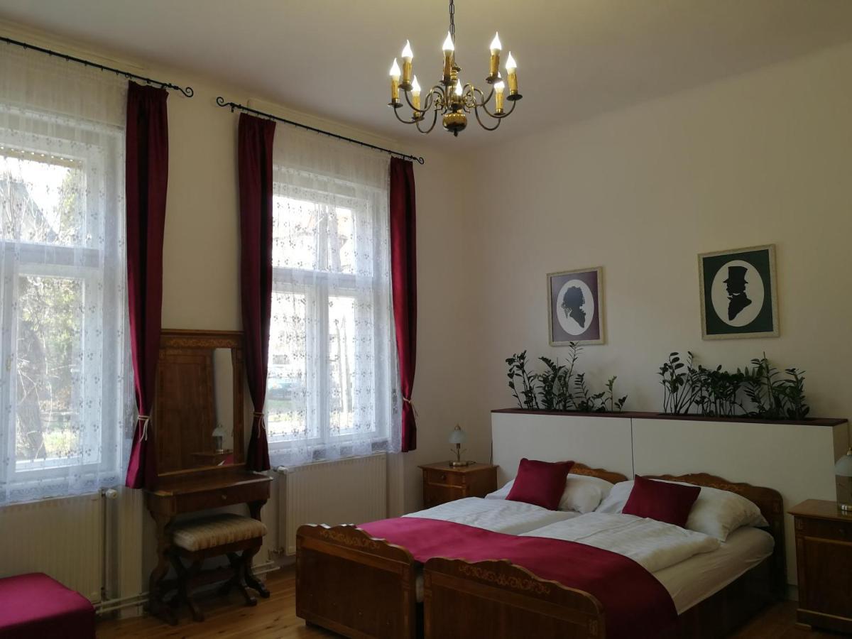 Tulipanvendeghaz Hotell Keszthely Exteriör bild