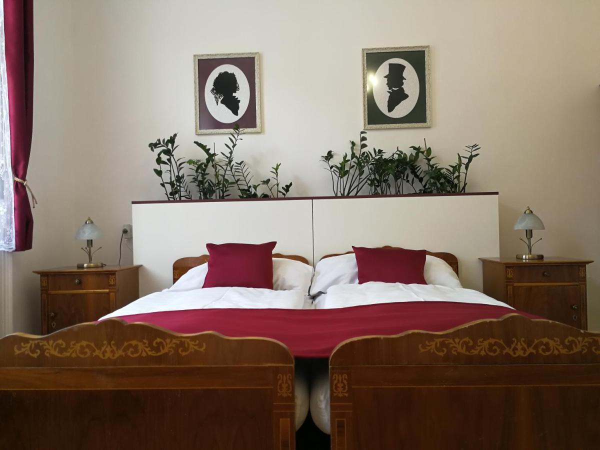 Tulipanvendeghaz Hotell Keszthely Exteriör bild