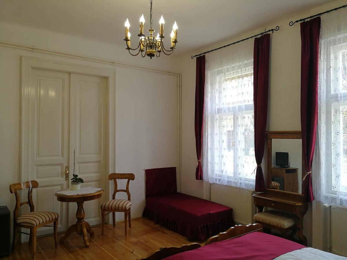 Tulipanvendeghaz Hotell Keszthely Exteriör bild