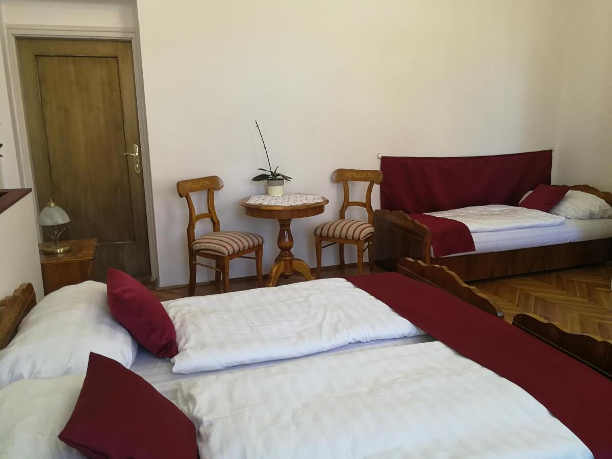 Tulipanvendeghaz Hotell Keszthely Exteriör bild