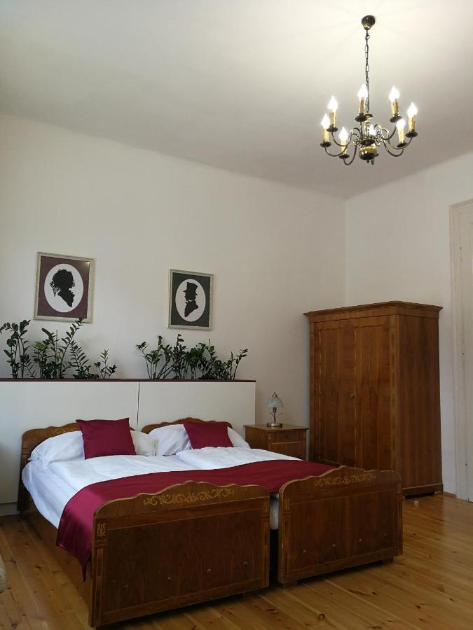 Tulipanvendeghaz Hotell Keszthely Exteriör bild