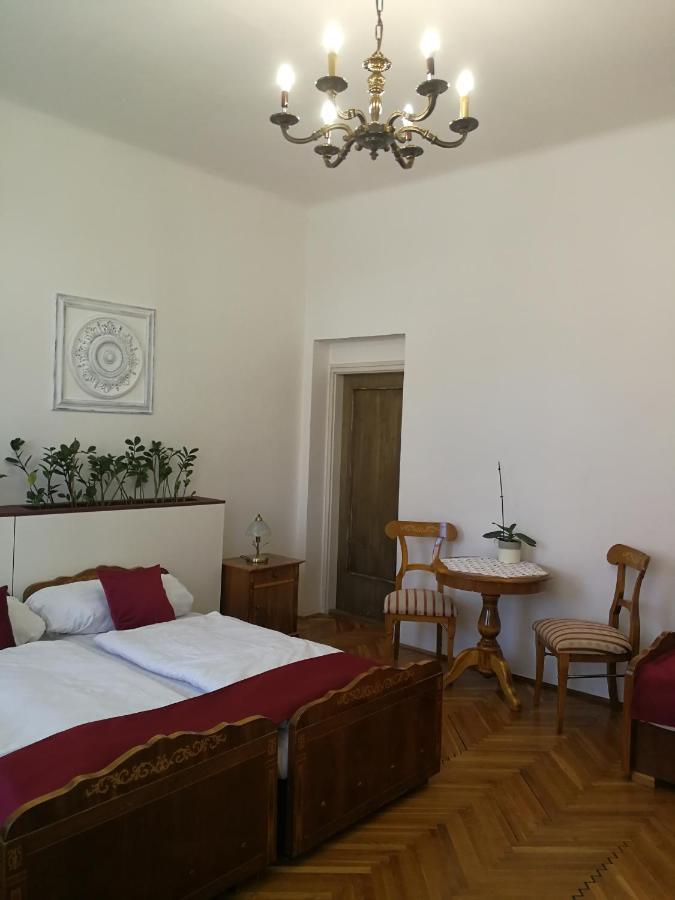 Tulipanvendeghaz Hotell Keszthely Exteriör bild